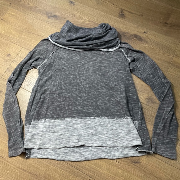 FREE PEOPLE Beach Cocoon Cowl Neck Grey Sweater One Size - Picture 2 of 4